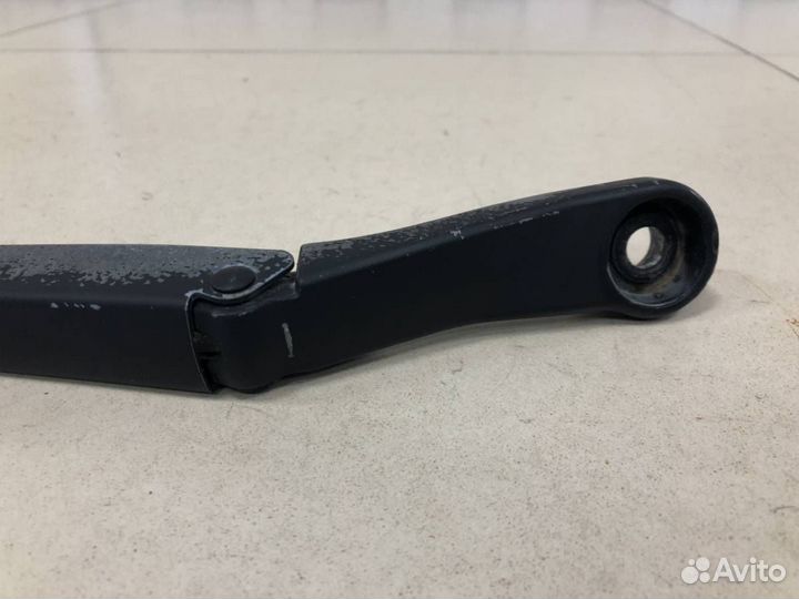 Поводок стеклоочистителя передний левый Nissan Pri