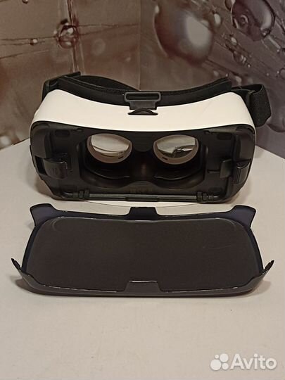 Очки для смартфона Samsung Gear VR (SM-R322)