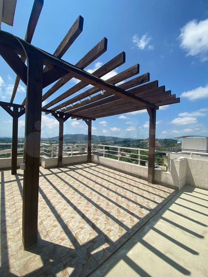 Дом 220 м² на участке 6 сот.