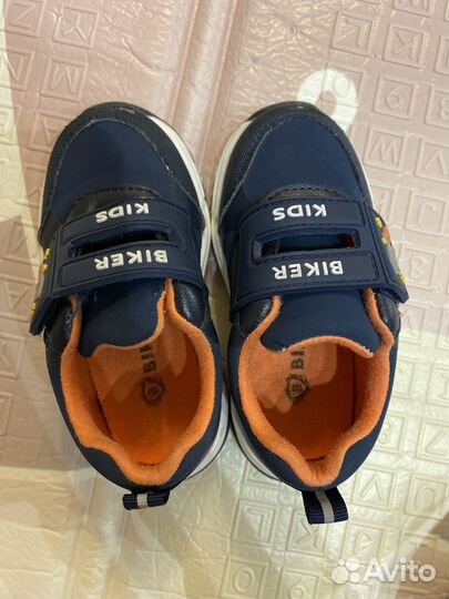 Кроссовки детские