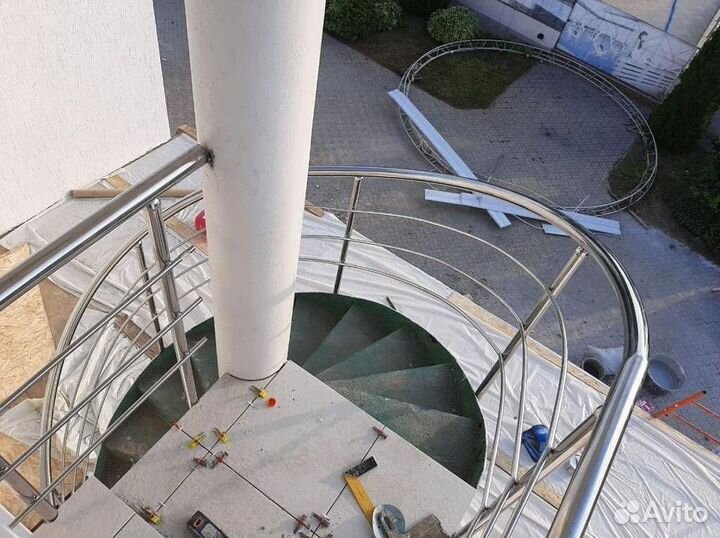 Перила для лестниц