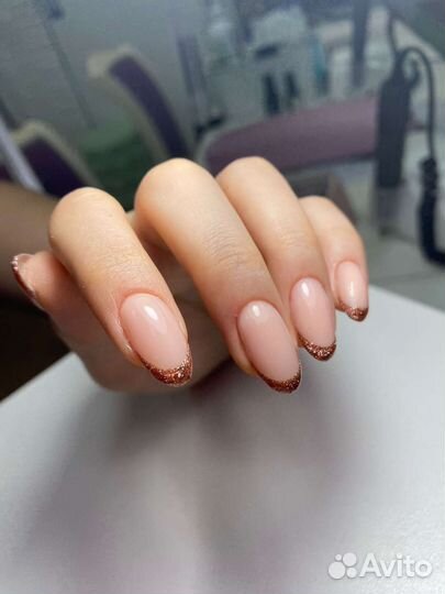 Маникюр и ламинирование ресниц