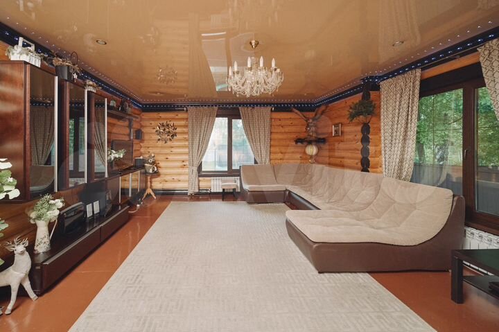 Коттедж 240 м² на участке 12 сот.