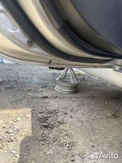 Тойота Камри Дверь задняя Лев