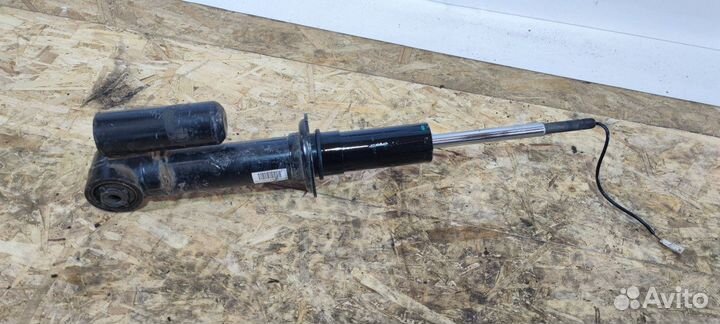 Амортизатор задний левый Land Rover Sport L320 09+