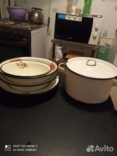 Кастрюля и 5 тарелок эмалированных, за 300р
