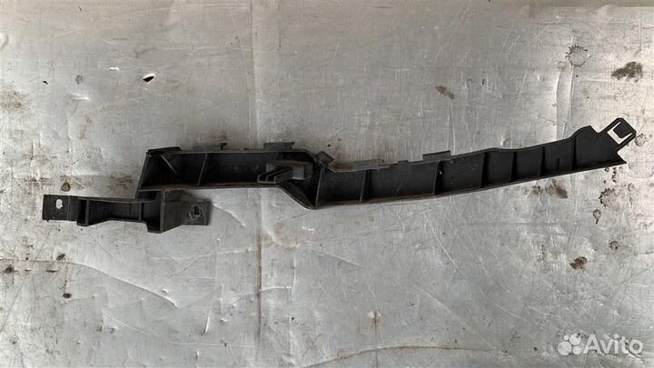 Кронштейн переднего бампера левый от Opel Meriva