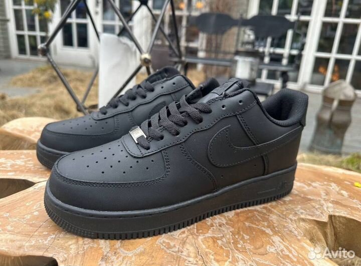 Nike air force 1 low black