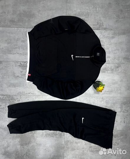 Hugo Boss спортивный костюм