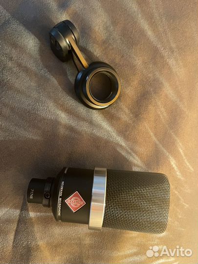 Студийный микрофон Neumann tlm 102