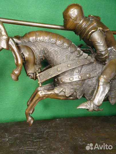 Бронзовая скульптура Бой рыцарей