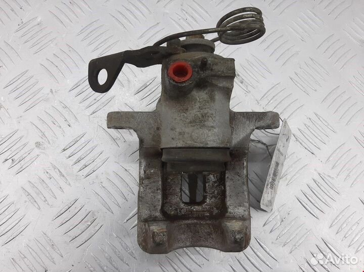 Суппорт задний правый для Audi A4 B5 8E0615424