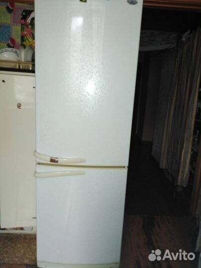 Продаю холодильник