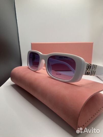 Солнцезащитные очки женские miu miu