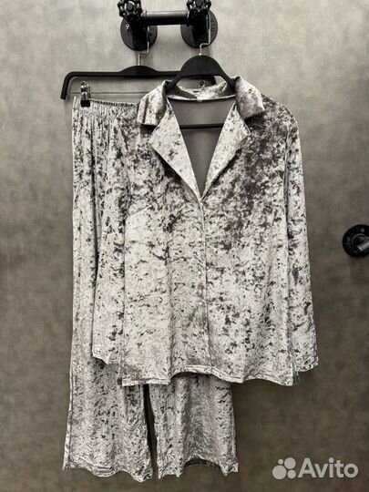 Шикарный велюровый костюм