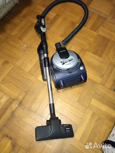 Пылесос Samsung sc7061