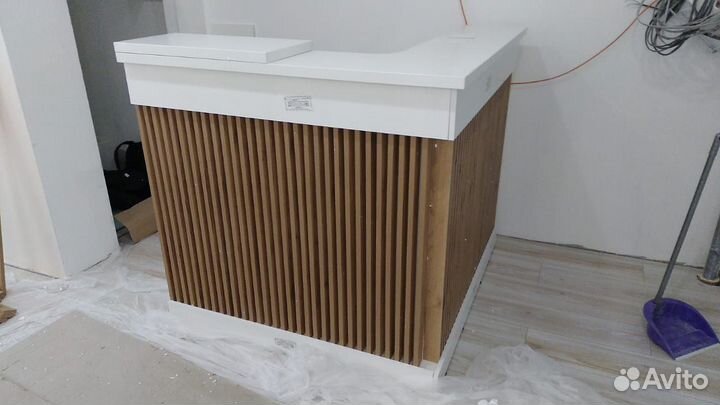 Стойка ресепшн