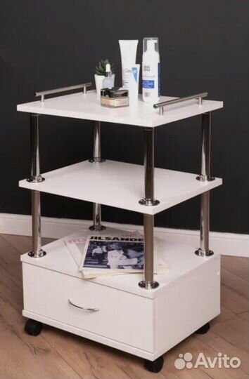 Этажерка на колесиках