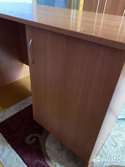 Письменный стол