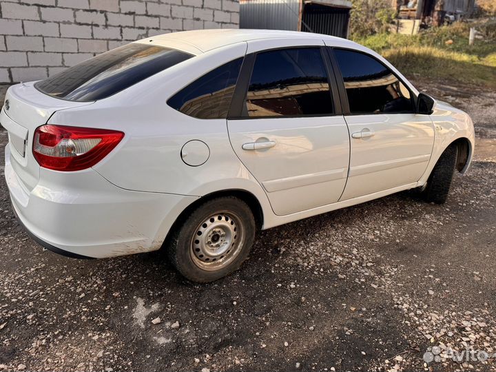 LADA Granta 1.6 МТ, 2015, 120 000 км