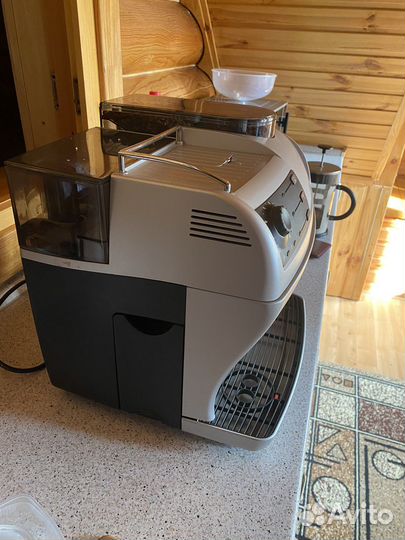 Автоматическая кофемашина зерновая