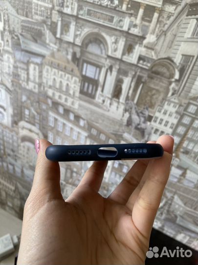 Чехол на iPhone 11