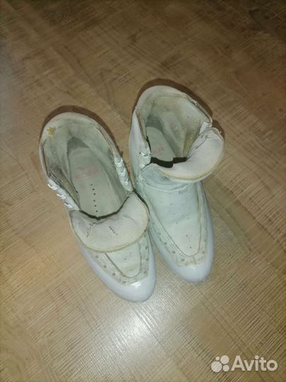 Ботинки для фигурного катания