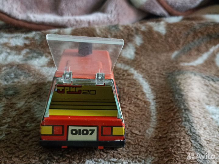 Машинка СССР триг.радуга.верхняя пышма