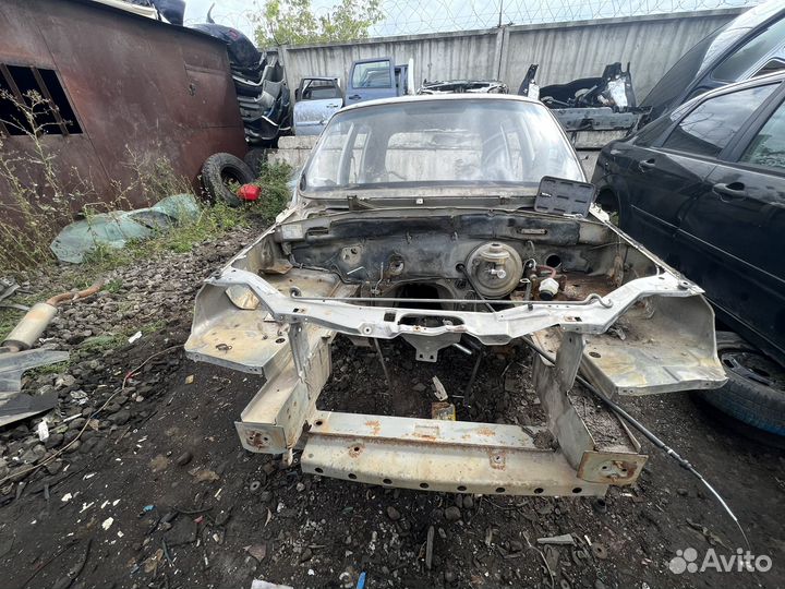 Передняя часть Телевизор Нива Шевроле