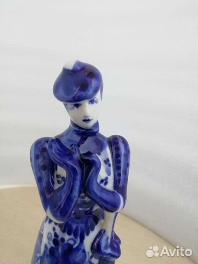 Статуэтка Дама с собачкой