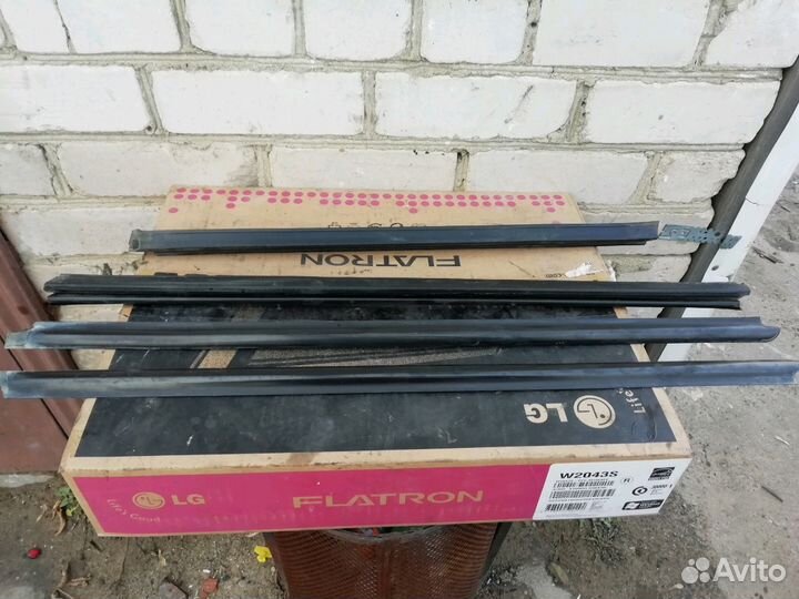 Бархотка бокового стекла Рено Меган1