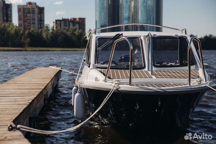 Катер Phoenix 530HT