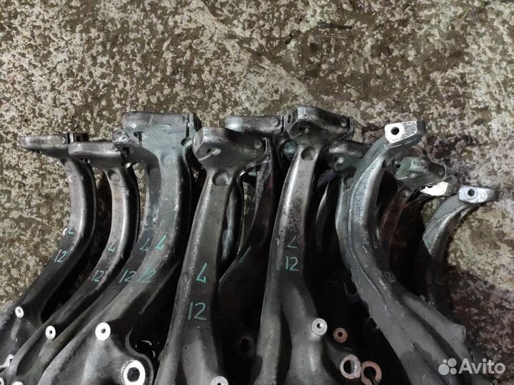 Кулак поворотный левый Ауди А4 А5 А6 А7 Q5