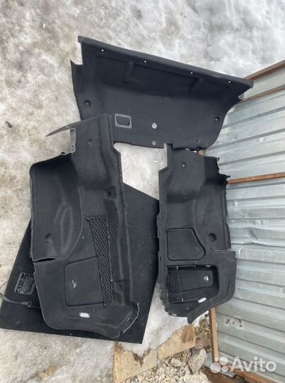 Обшивка багажника боковая Мерседес W 212 E класса