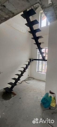 Лестница на второй этаж под ключ