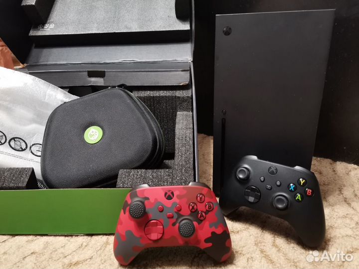 Xbox Series X (Два геймпада, 1 Tb)