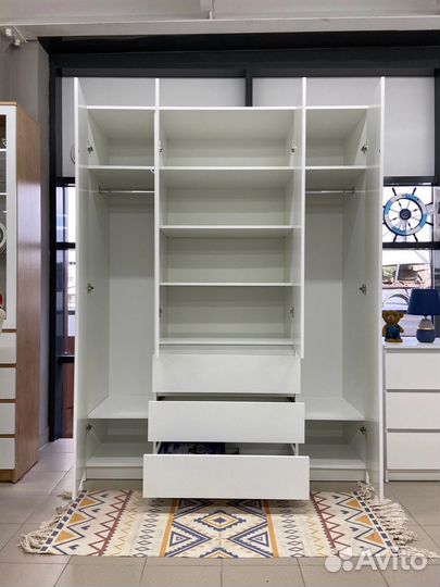 Белый шкаф в наличии новый 1.6 метра