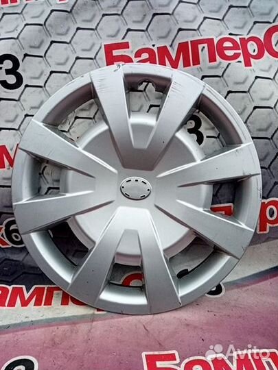 Колпак колеса Toyota Avensis