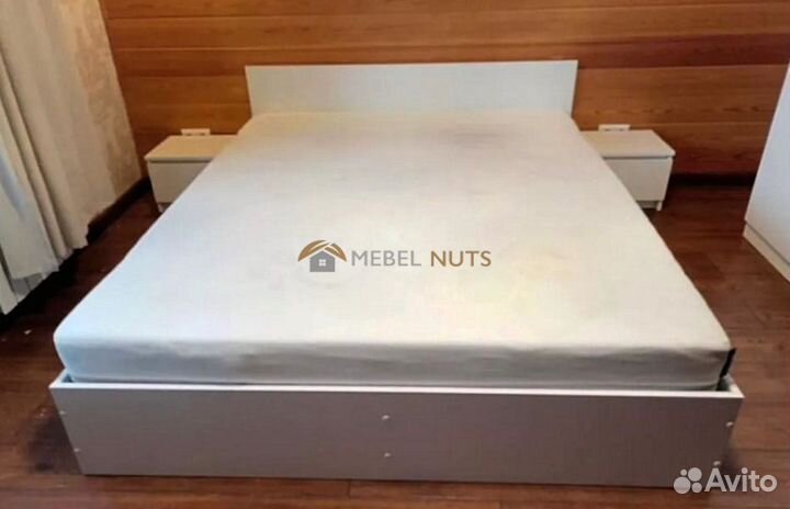 Кровать с матрасом