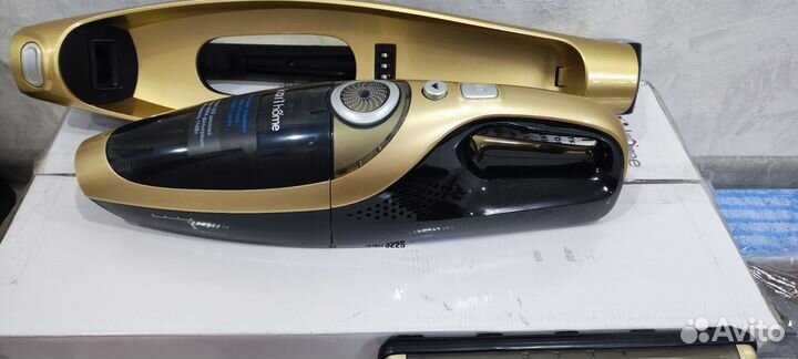 Вертикальный беспроводной пылесос моющий