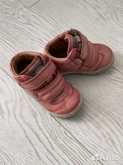 Кроссовки детские