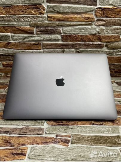 Apple macbook pro A1707 2017 i7