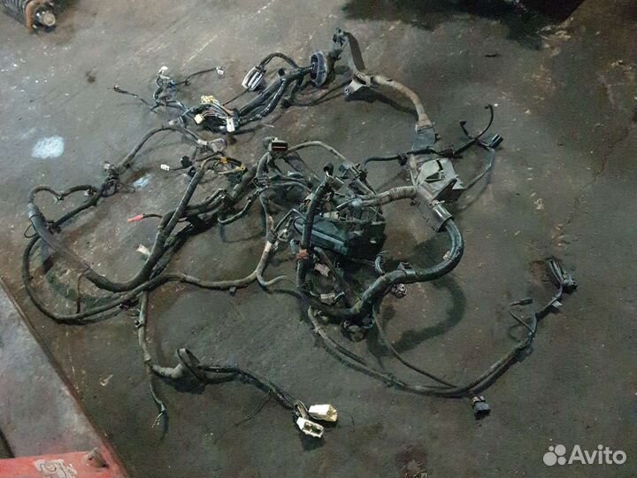 Подкапотная проводка с блоком митсубиси лансер 9