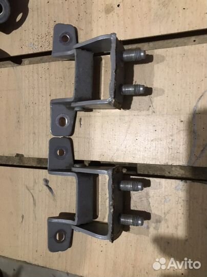 Петли крышки багажника Кия Сид хэтч