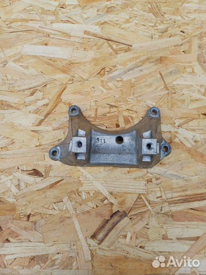 Кронштейн АКПП Mercedes-Benz E 213 654.920 2016