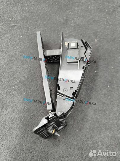 Педаль газа BMW i5 G60 2024 6889825