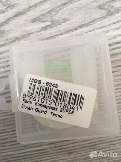 Защита голени, боксерские перчатки, капа, бинты