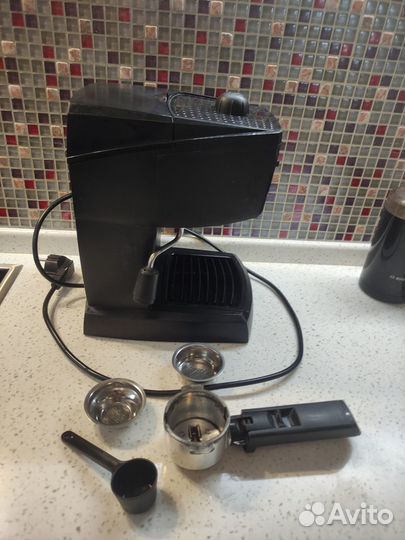 Продам электрическую рожковую кофеварку