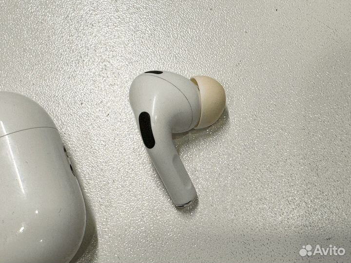 AirPods Pro 2 правый наушник и кейс