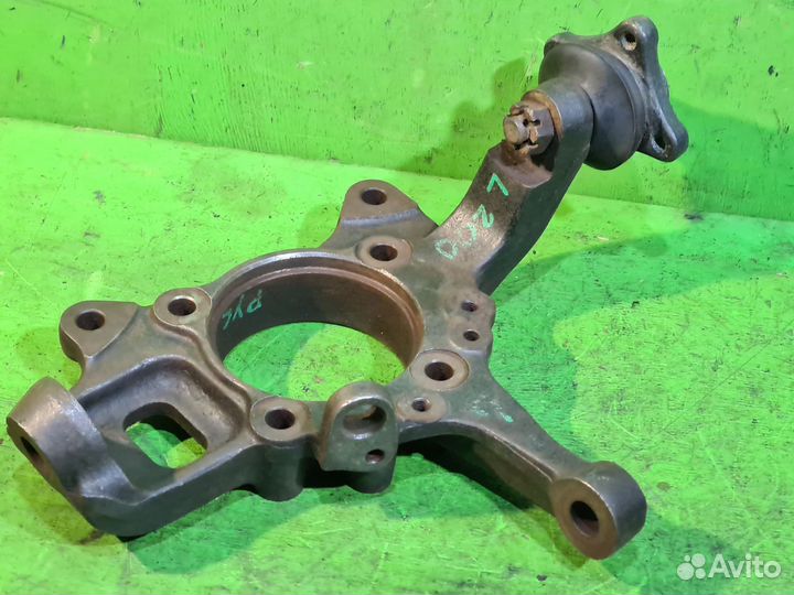 Кулак передний левый Mitsubishi L200 2006-2016